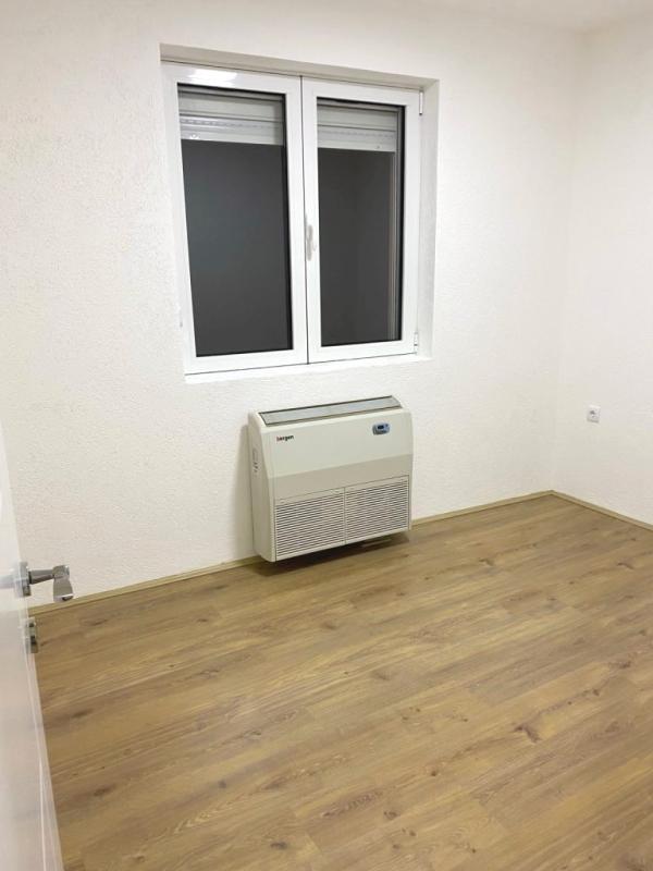 Slika 1 - Nenamešten jednoiposoban stan kod Šivare