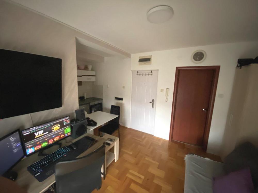 Slika 1 - Garsonjera sa parkingom na Panteleju