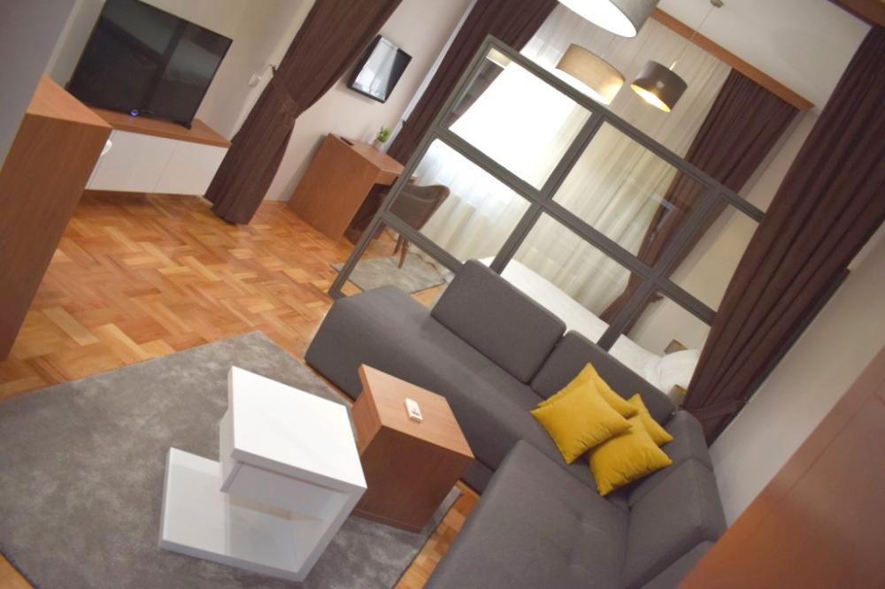 Slika 4 - Jednosoban, 39m2, Niš centar Niš