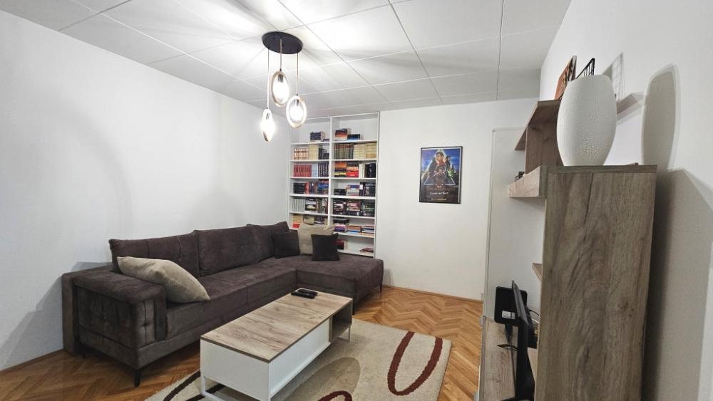 Slika 1 - Renoviran dvosoban stan na Bulevaru Nemanjića