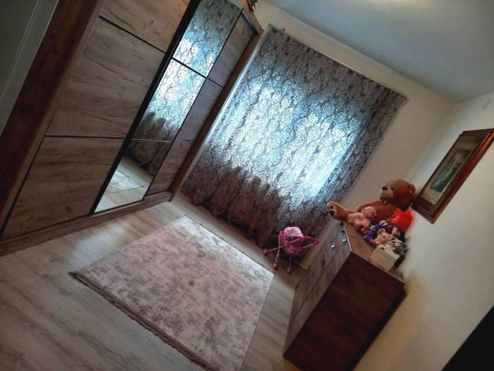 Slika 1 - Jednoiposoban, 56m2, Niš centar Niš, sa terasom