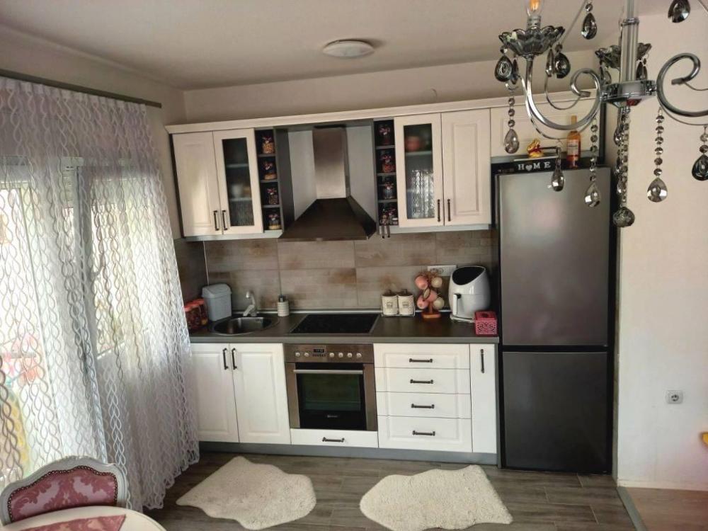 Slika 2 - Jednoiposoban, 56m2, Niš centar Niš, sa terasom