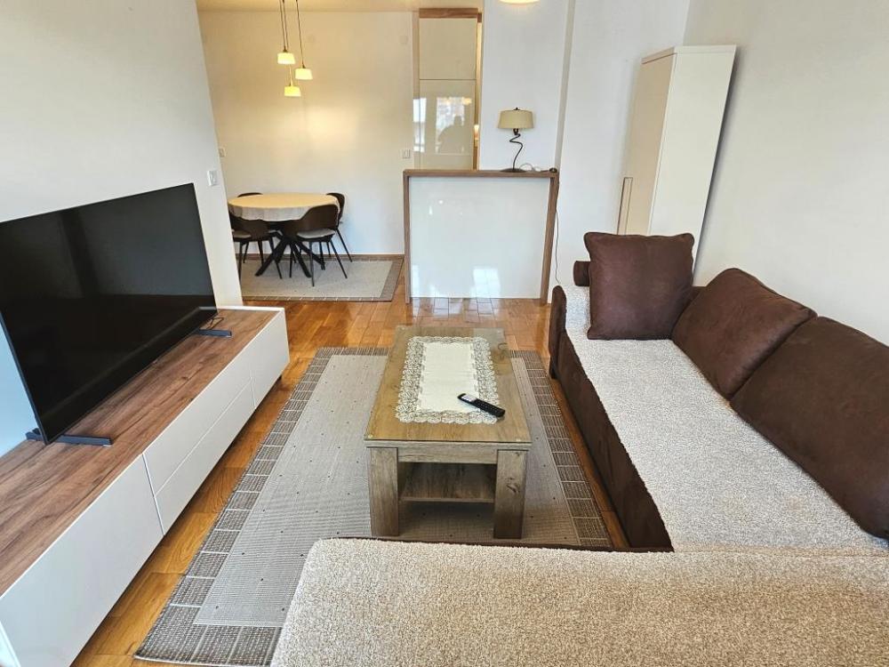 Slika 2 - Nov neuseljavan jednoiposoban stan u centru