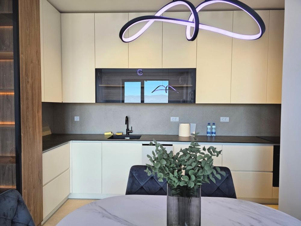 Slika 5 - Jednoiposoban stan sa parkinogm u modernom stambenom kompleksu na Bulevaru Nemanjića