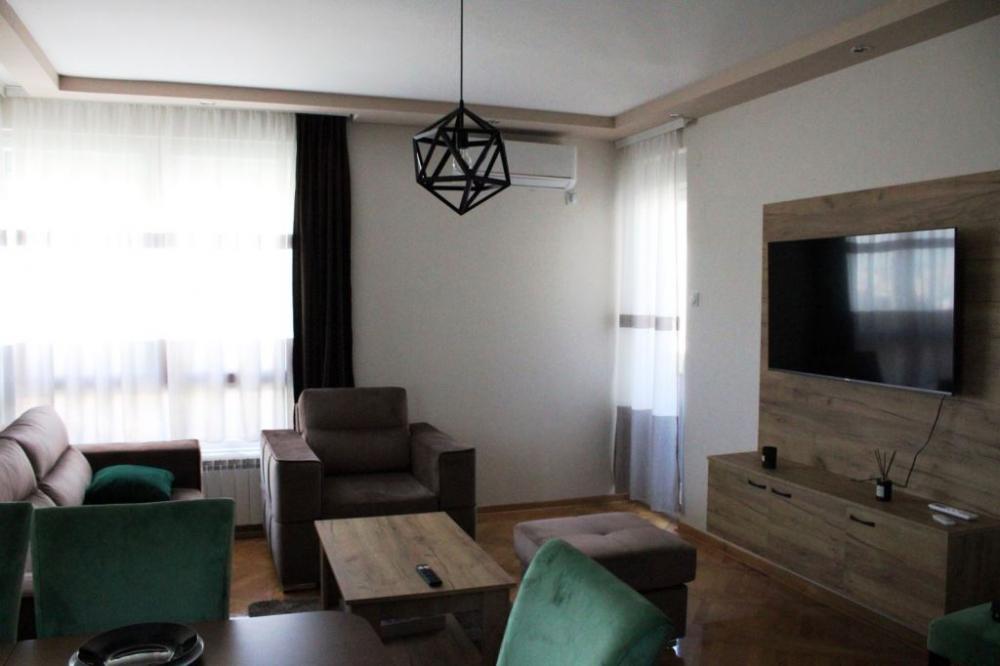 Slika 3 - Luksuzan dvoiposoban stan sa parkingom na Paliluli