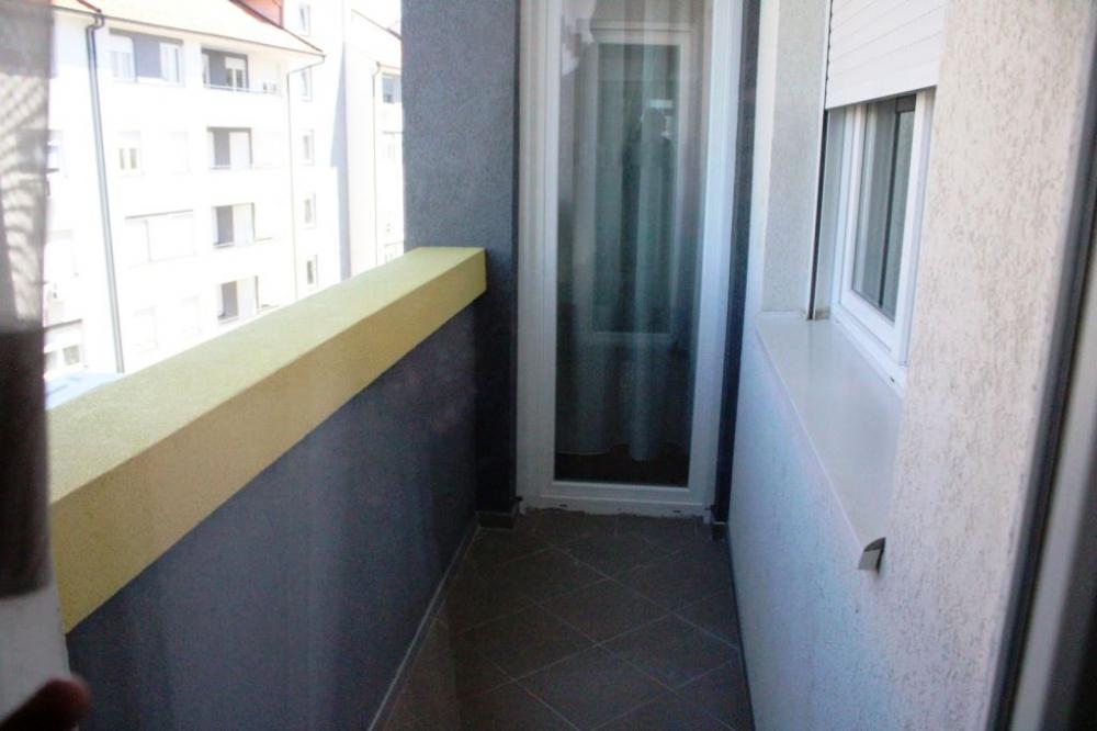 Slika 9 - Luksuzan dvoiposoban stan sa parkingom na Paliluli