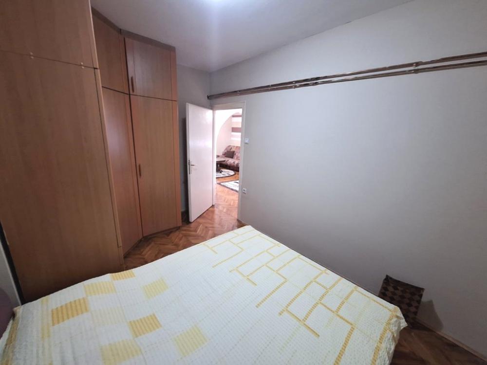 Slika 6 - Dvosoban, 60m2, Niš centar Niš, sa terasom, ima lift