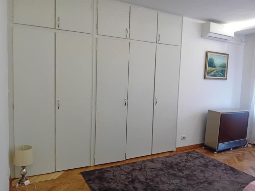 Slika 8 - Trosoban, 71m2, Niš centar Niš, sa terasom