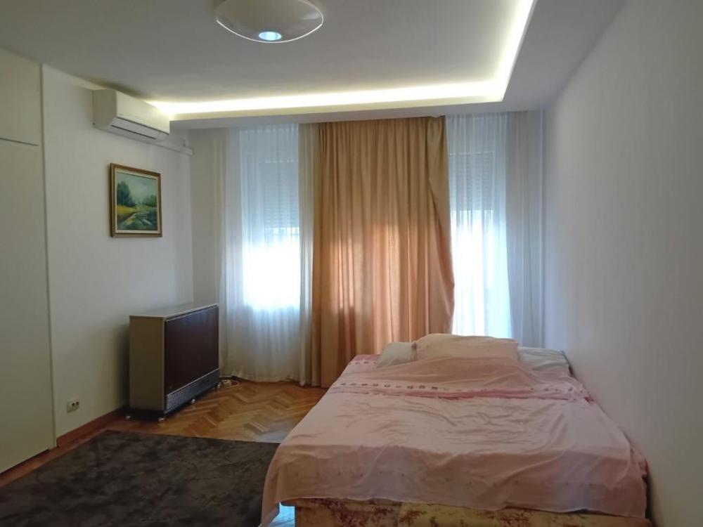 Slika 6 - Trosoban, 71m2, Niš centar Niš, sa terasom