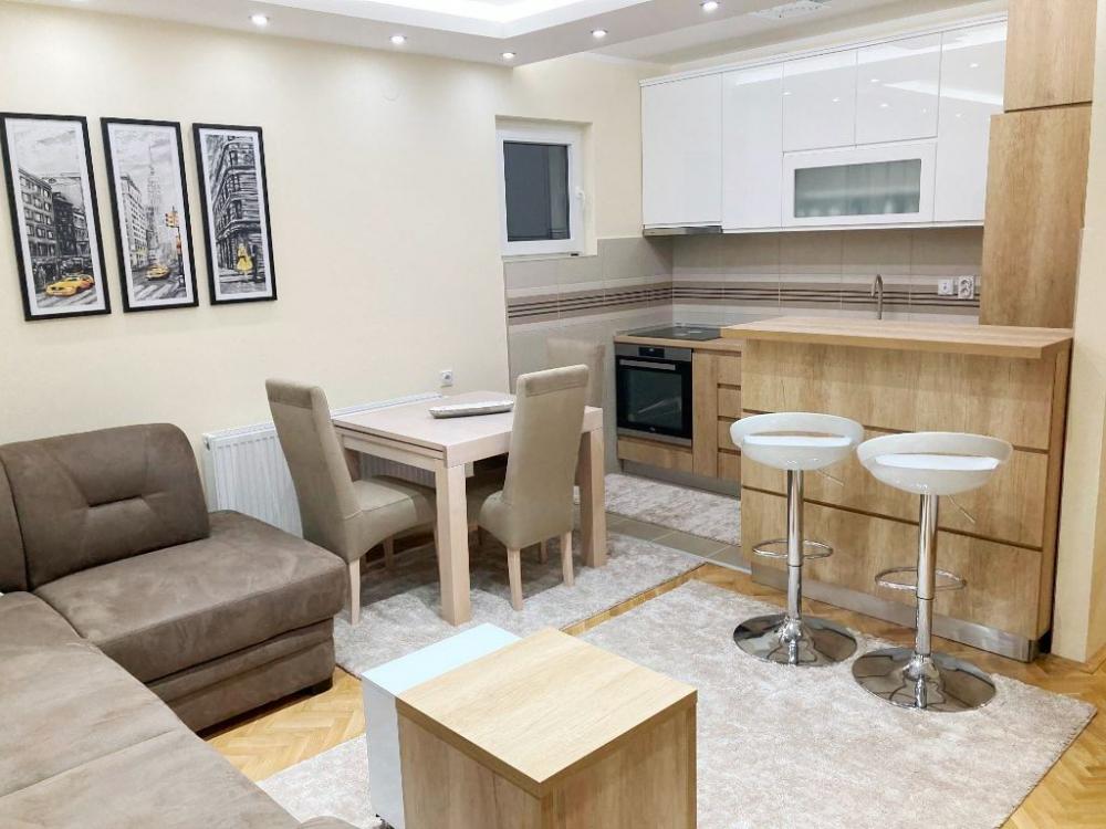 Slika 1 - Lux dvoiposoban stan sa parkingom u centru