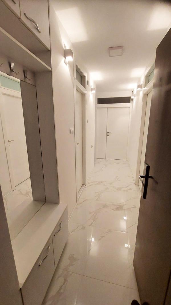 Slika 5 - Dvosoban stan u centru na trgu