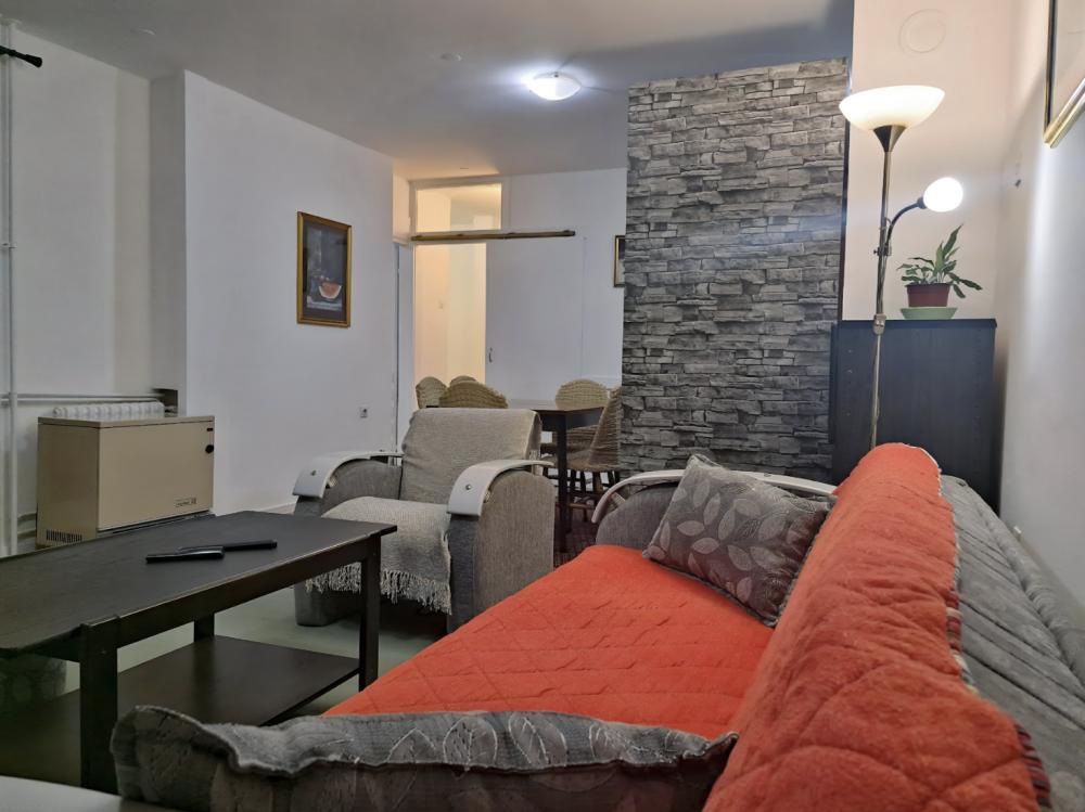 Slika 1 - Dvosoban, 60m2, Duvanište Niš, sa terasom, ima lift