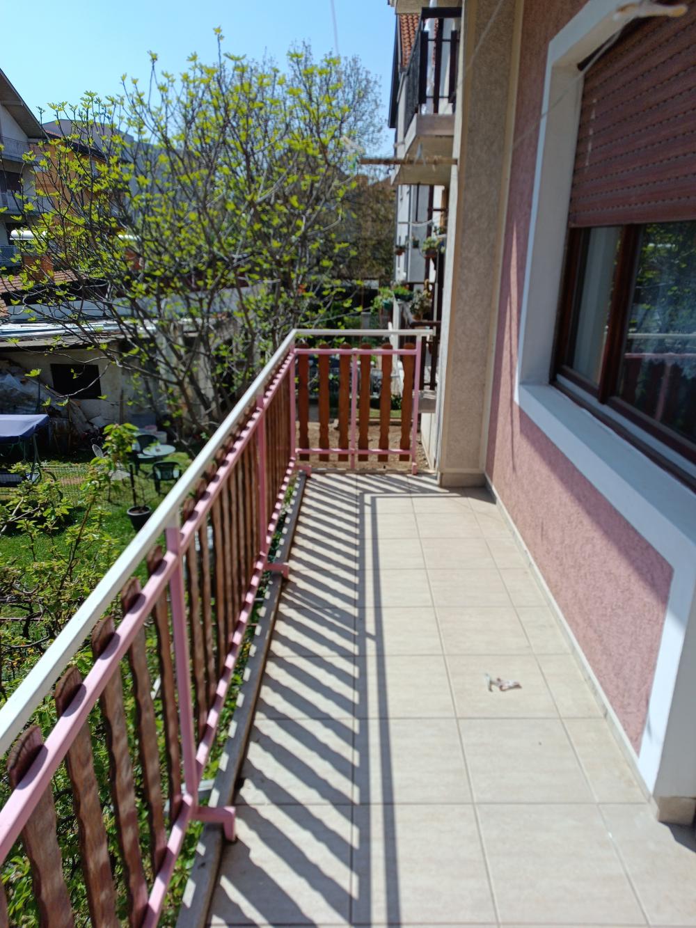 Slika 8 - Komforan stan sa 2 velike terase, Durlan Niš