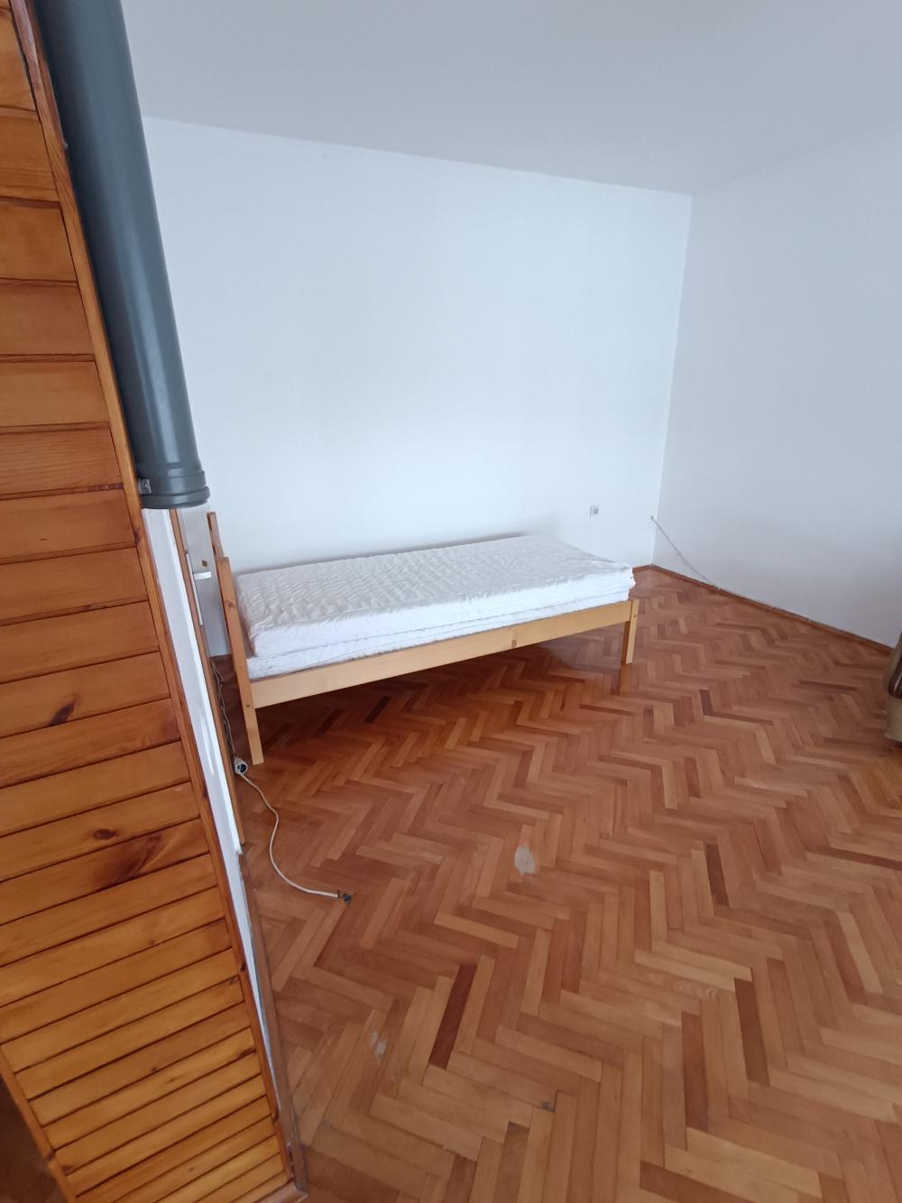 Slika 4 - Komforan stan sa 2 velike terase, Durlan Niš