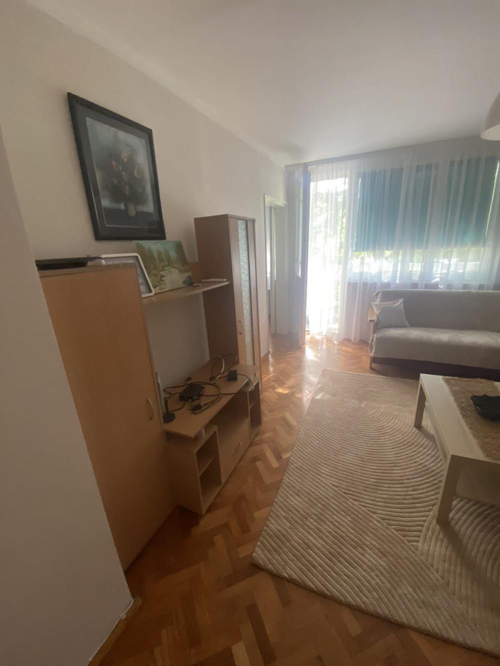 Slika 10 - Stan sa parkingom, u blizini Svetosavskog parka i Delta Planeta