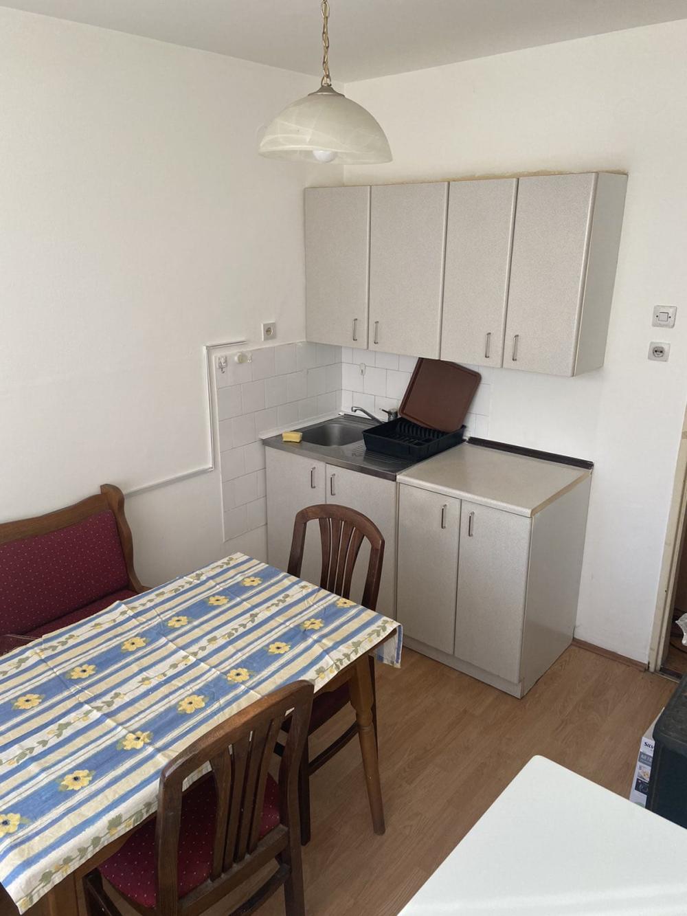 Slika 3 - Jednoiposoban, 50m2, U blizini NKC, DIF-a i Zastite na radu Niš, sa terasom, sa parkingom