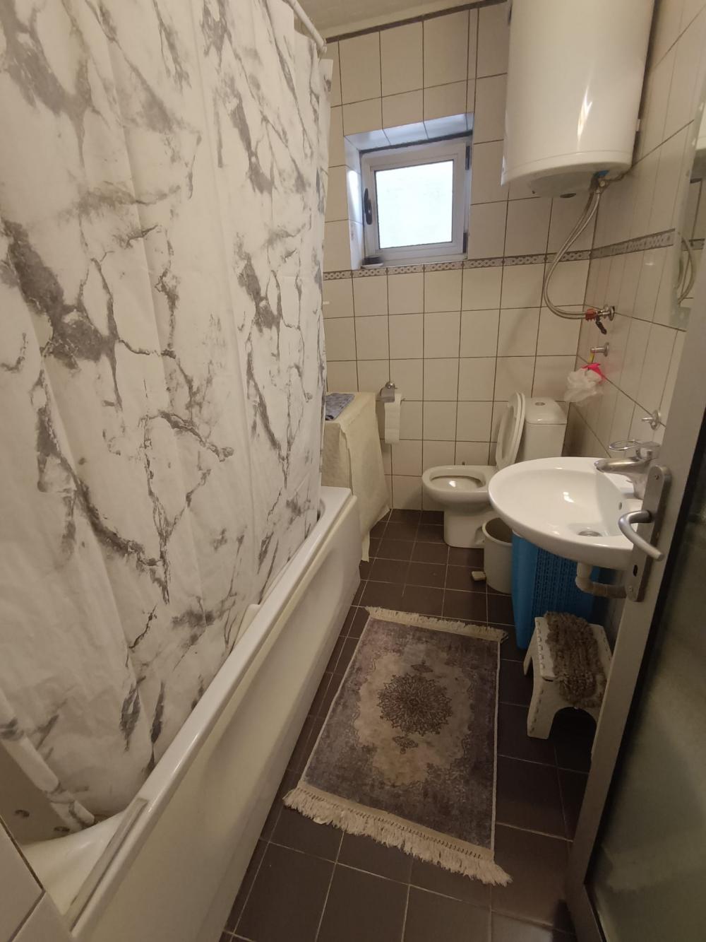 Slika 9 - 2.5 stan sa terasom u strogom centru blizu Pravnog fakulteta