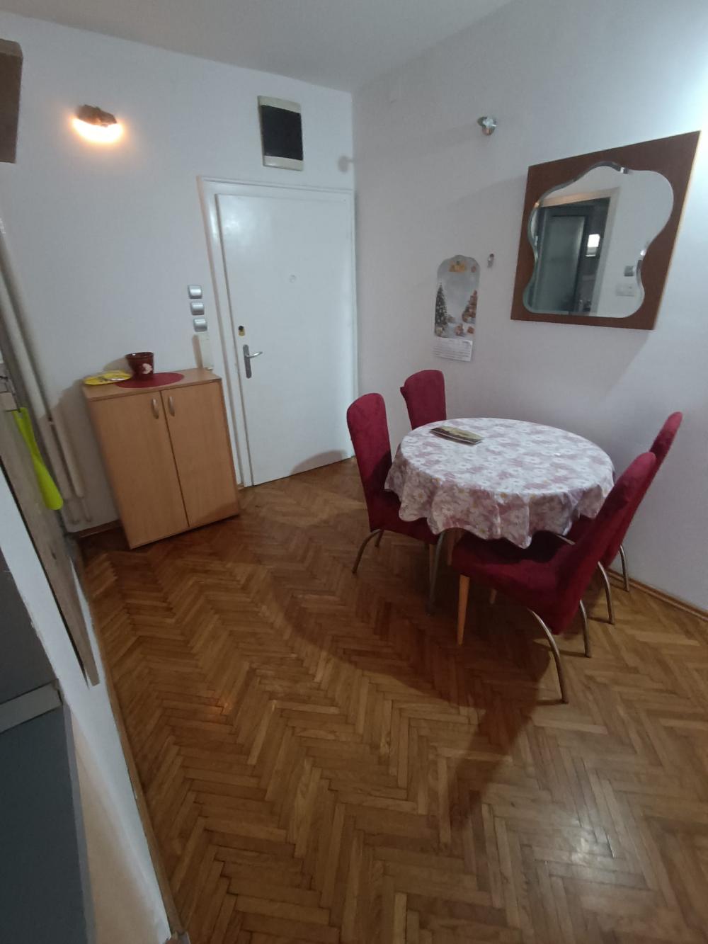 Slika 5 - 2.5 stan sa terasom u strogom centru blizu Pravnog fakulteta