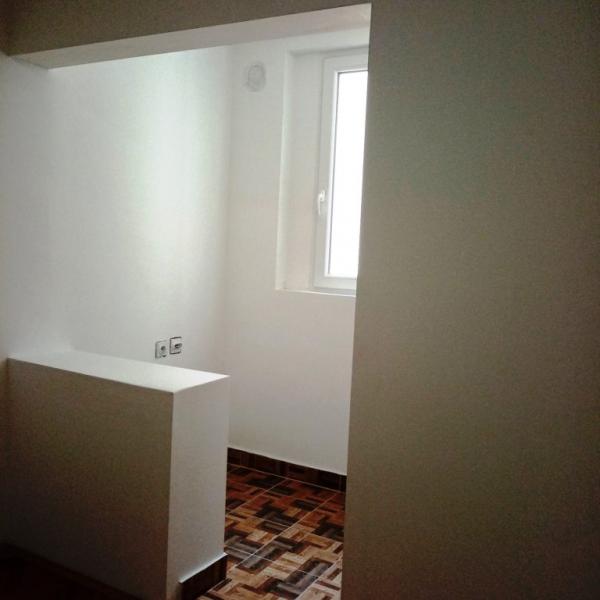 Slika 6 - Nenamešten trosoban stan u kući, Palilula