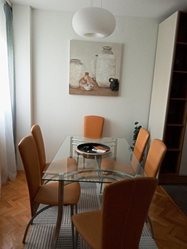 Slika 4 - Lux dvoiposoban stan na atraktivnoj lokaciji na Bulevaru Nemanjića