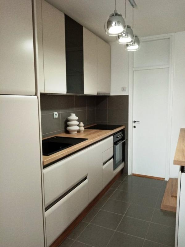 Slika 3 - Lux dvoiposoban stan na atraktivnoj lokaciji na Bulevaru Nemanjića