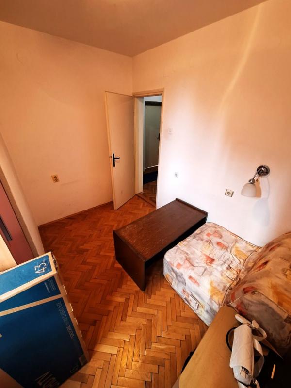 Slika 5 - Trosoban stan kod Medicinskog fakulteta, pogodan za studente