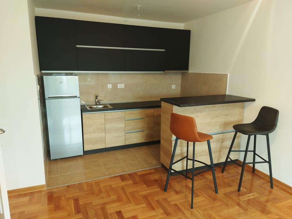 Slika 2 - Nenamešten jednoiposoban stan na Paliluli