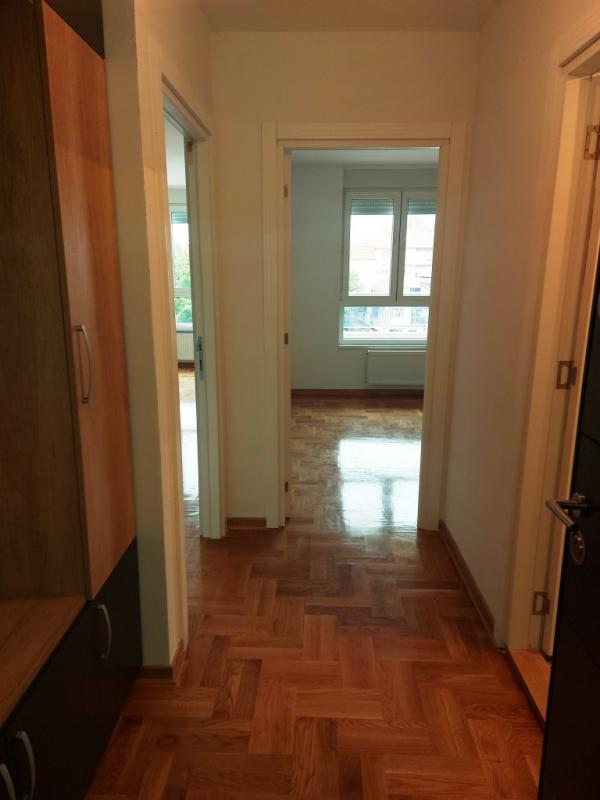 Slika 4 - Nenamešten jednoiposoban stan na Paliluli