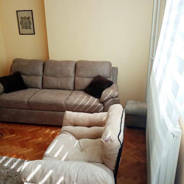 Glavna slika -Dvosoban stan u strogom centru